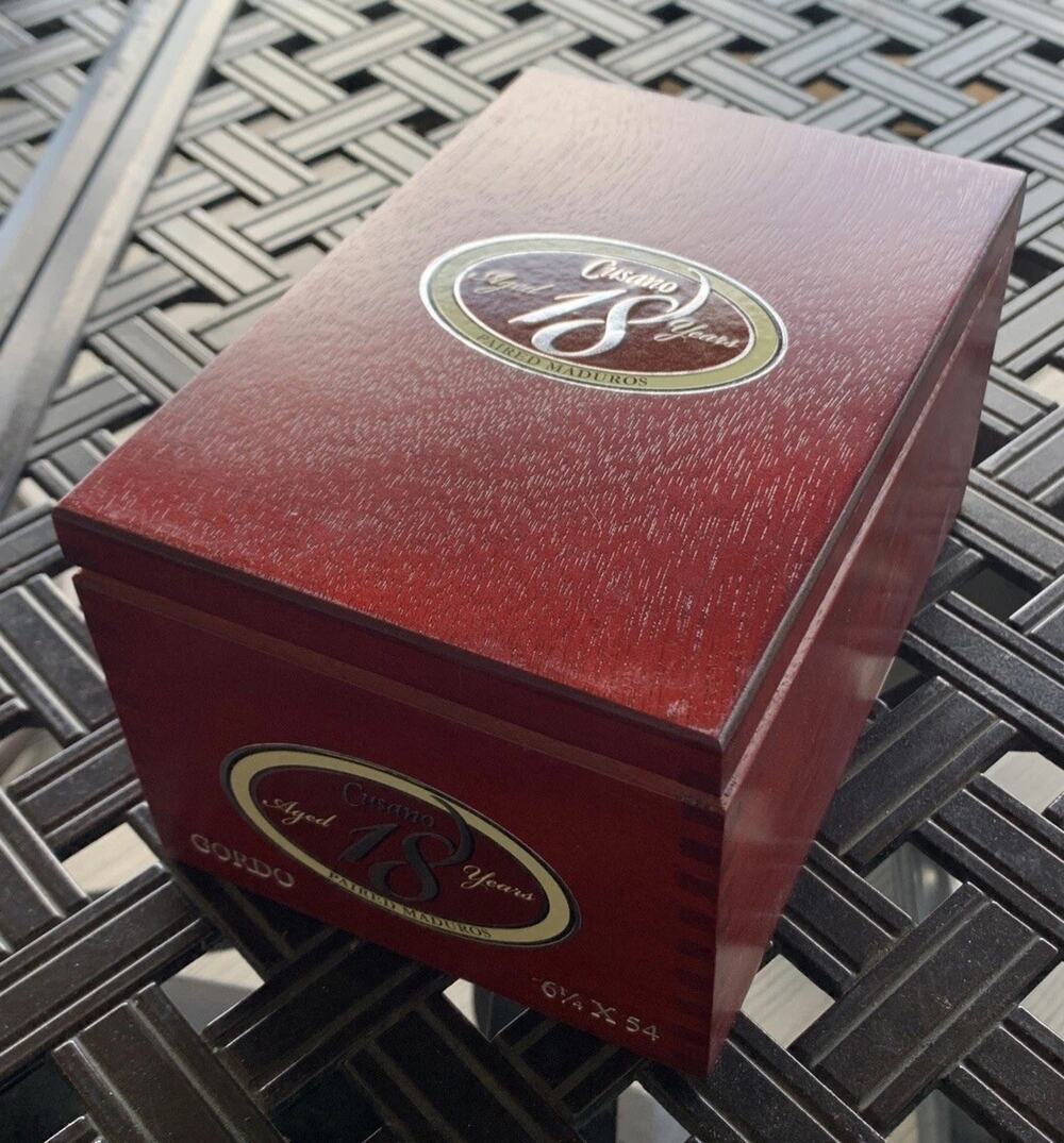 Cusano Double Connecticut Robusto Wooden Cigar Box Flip Top Lid Aged 18 Years DR